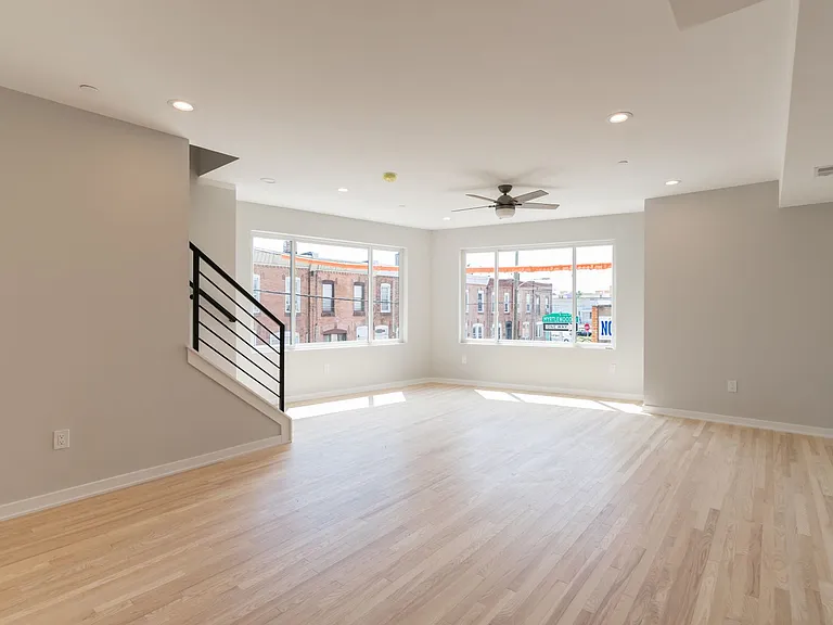 1351 S Myrtlewood St — Photo 6