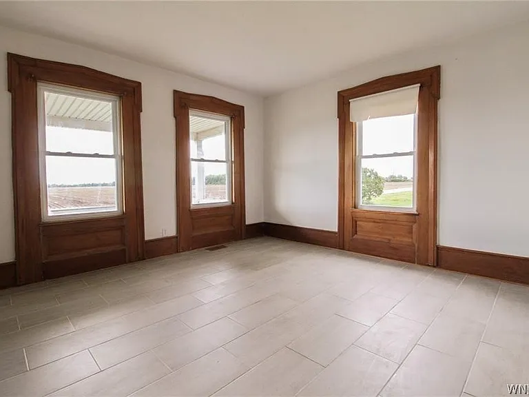 15634 Lakeshore Rd — Photo 7