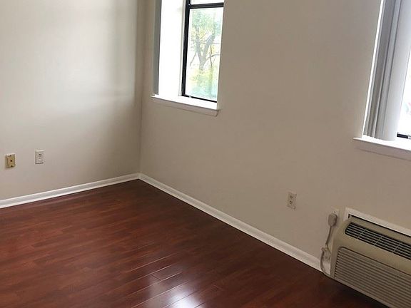 5th image of 5600 Germantown Ave APT 28