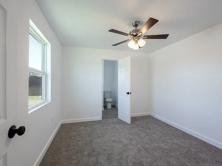 147 Western Lake Dr — Photo 14