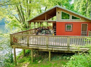 431 Thurmond Riverfront Rd, Thurmond, WV 25936
