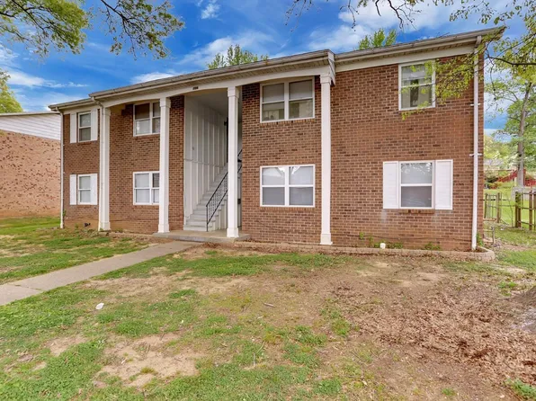 706 Village Ln, Newburgh, IN 47630