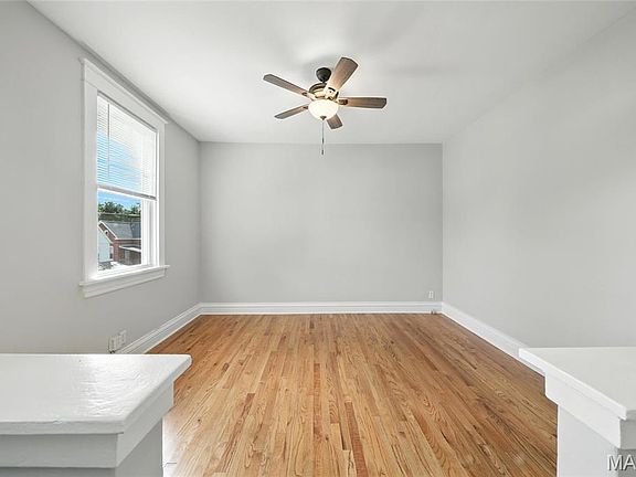 5th image of 301 Weiss Ave