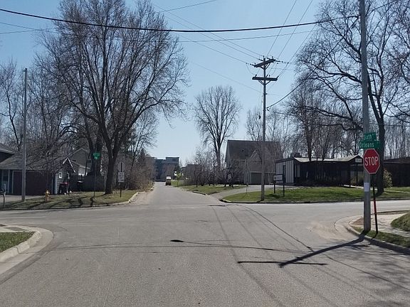 5th image of 1346 6th Ave S