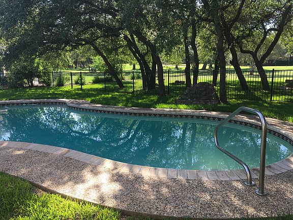 3rd image of 116 White Sands Dr