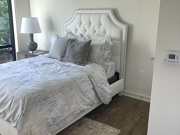 3rd image of 941 Broad St #519247