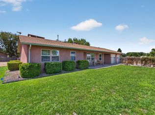 2050 Murray Loop, Bosque Farms, NM 87068