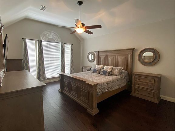3rd image of 8401 Winged Foot Dr
