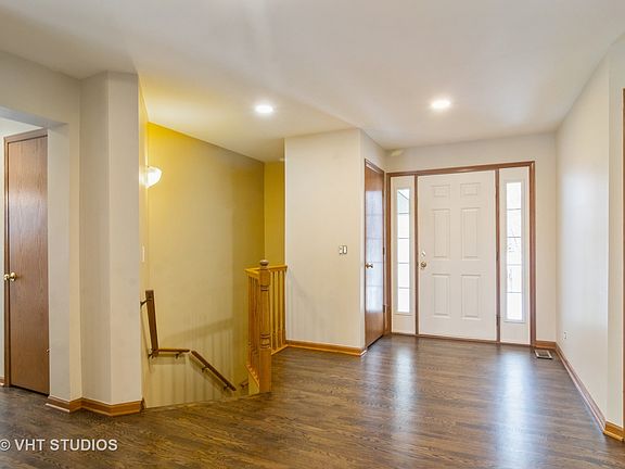 2nd image of 612 Camden Ln