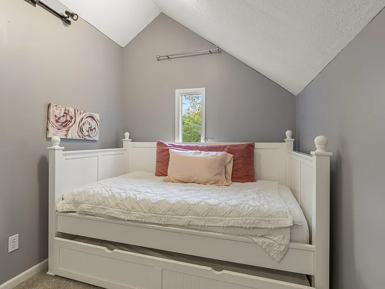 2541 Cross Winds Ln — Photo 37