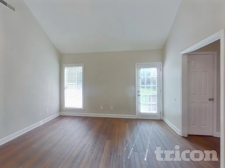 2905 Haddox Pl — Photo 2
