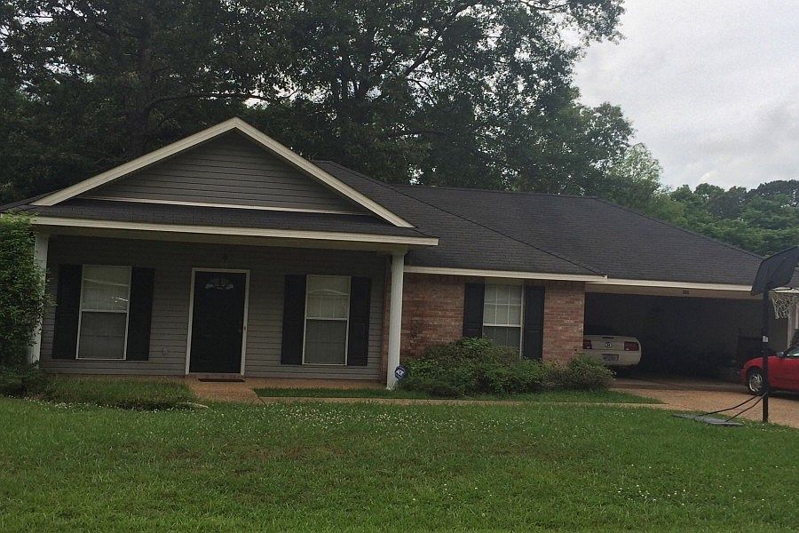 1st image of 305 Willow Bay Dr