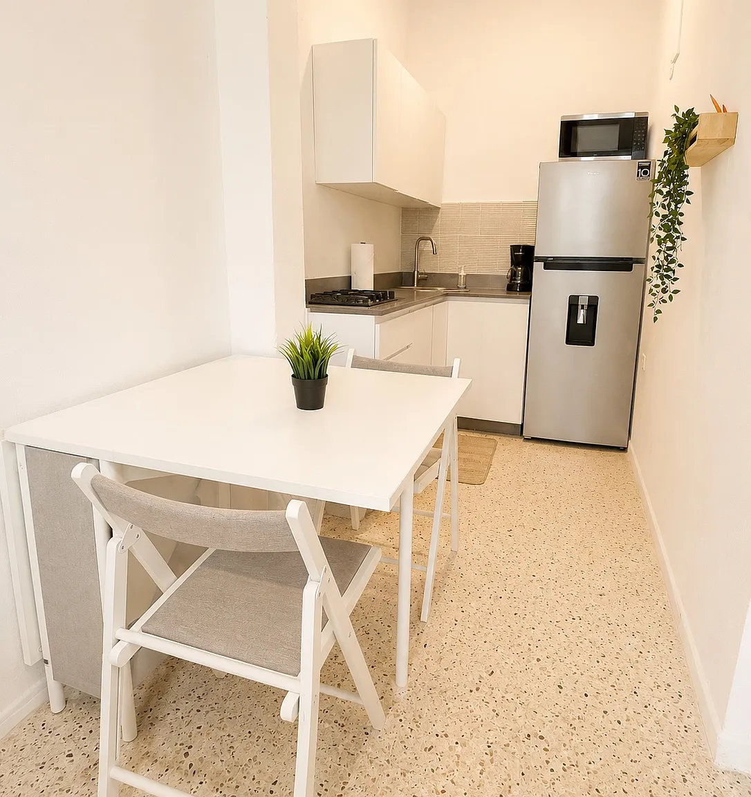 1 bed, 300 sqft, $1,150 — Photo 4