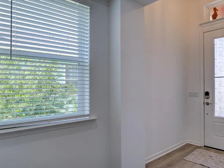 125 Parrot Ave — Photo 15