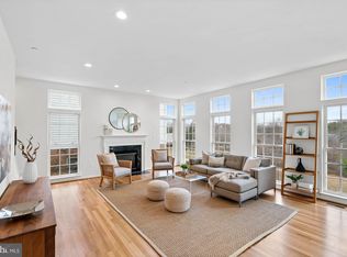 11341 Amberlea Farm Dr, Gaithersburg, MD 20878