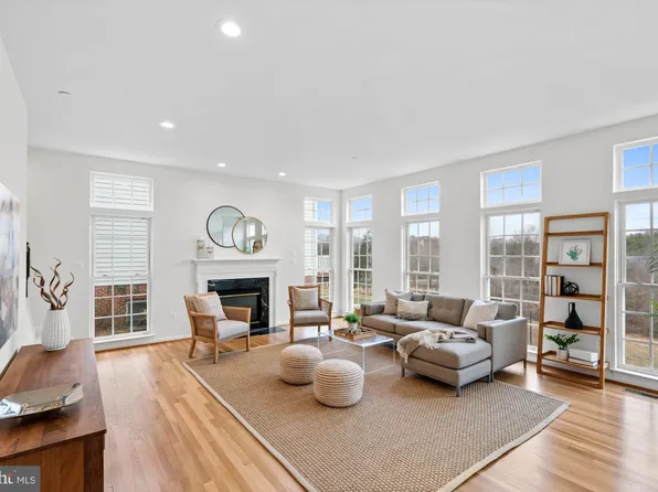 11341 Amberlea Farm Dr, Gaithersburg, MD 20878