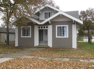 509 S 2nd St, Milbank, SD 57252