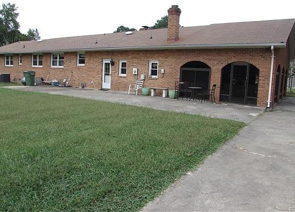 2nd image of 505 W Mullens Ln