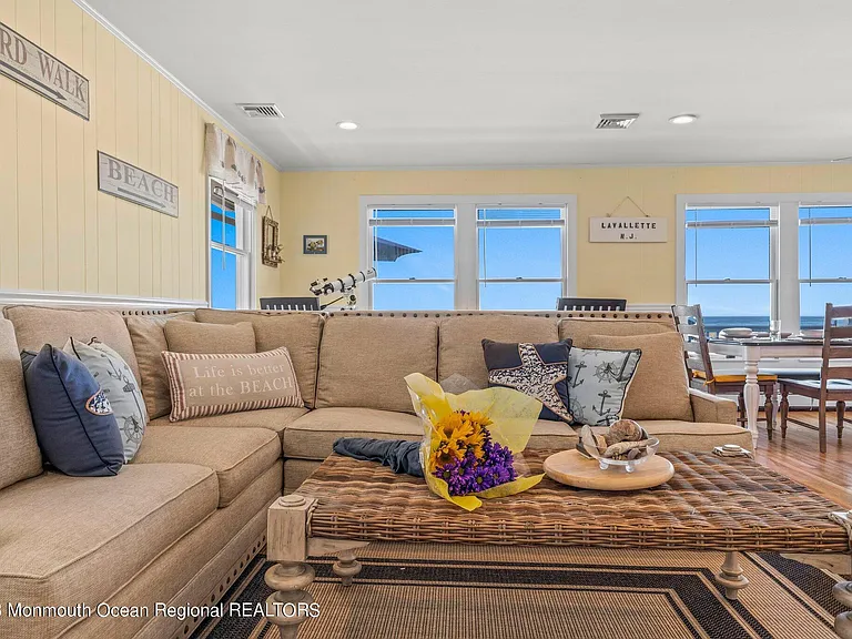 1404 Oceanfront #UPPER — Photo 28
