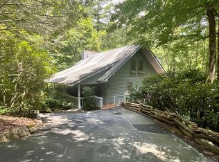 131 White Dogwood Ct, Sapphire, NC 28774