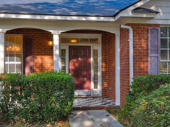 5th image of 4581 Oxford Dr