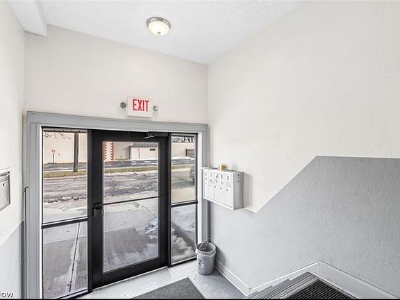 3rd image of 13501 Lakewood Heights Blvd APT 3