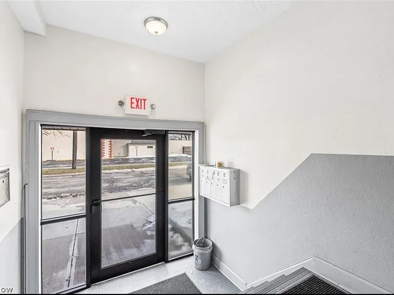 13501 Lakewood Heights Blvd #3 — Photo 3