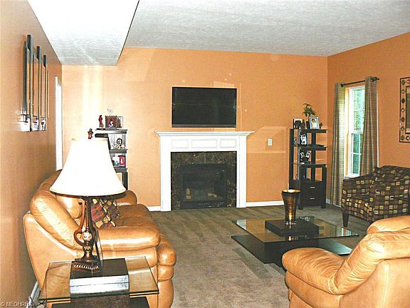 4th image of 2075 Harrison Dr