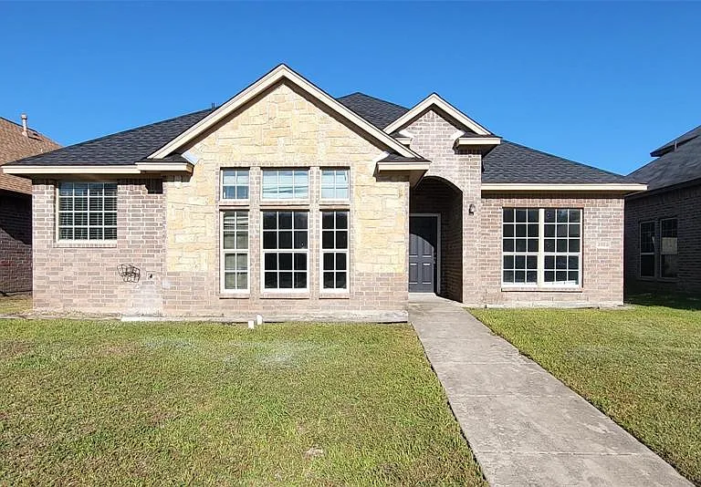 2923 Preston Trl — Photo 1