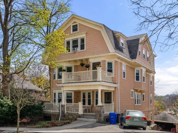 114 Lancaster Ter #2, Brookline, MA 02446