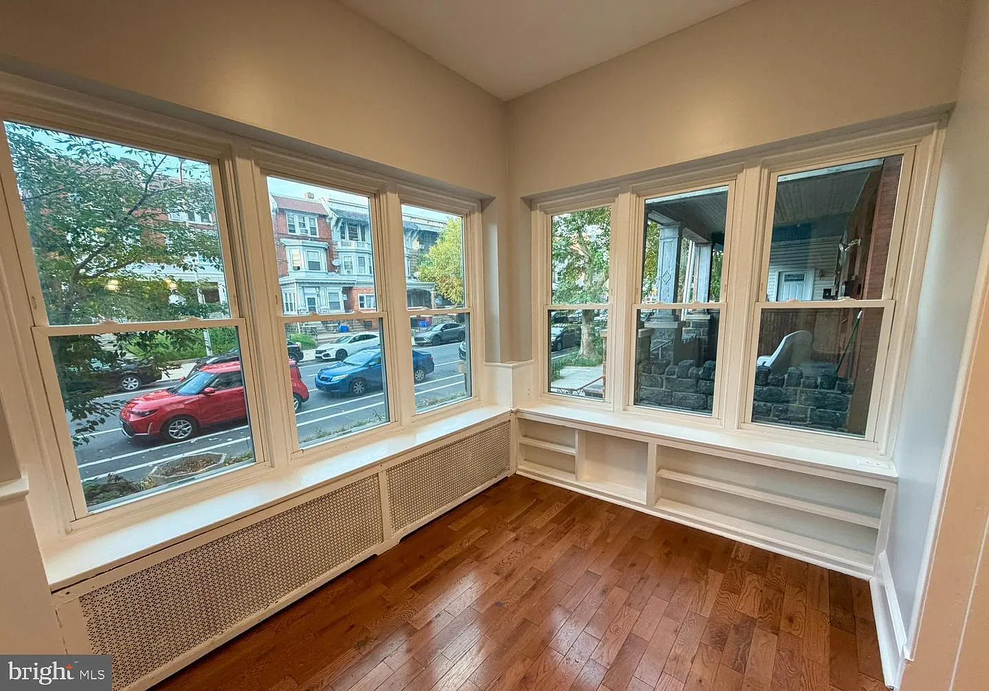 2 bed, 2.0 bath, 900 sqft, $1,500 — Photo 2