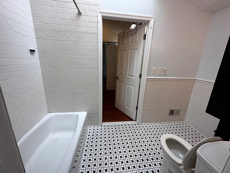 1712 Henry Rd — Photo 10