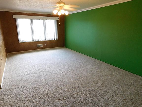3rd image of 1902 W Avenue G