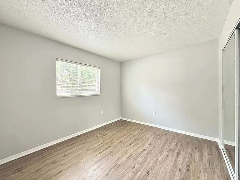 4725 39th Ave N #101 — Photo 16