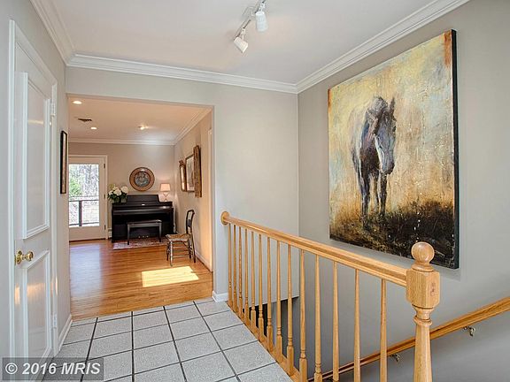 3rd image of 6512 Lakeview Dr