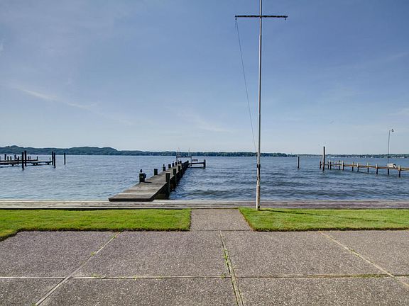 4th image of 1749 S Shore Dr