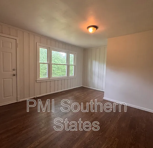 110 Stone Creek Dr — Photo 3