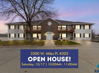 3300 W Miles Pl APT 203, Sioux Falls, SD 57108