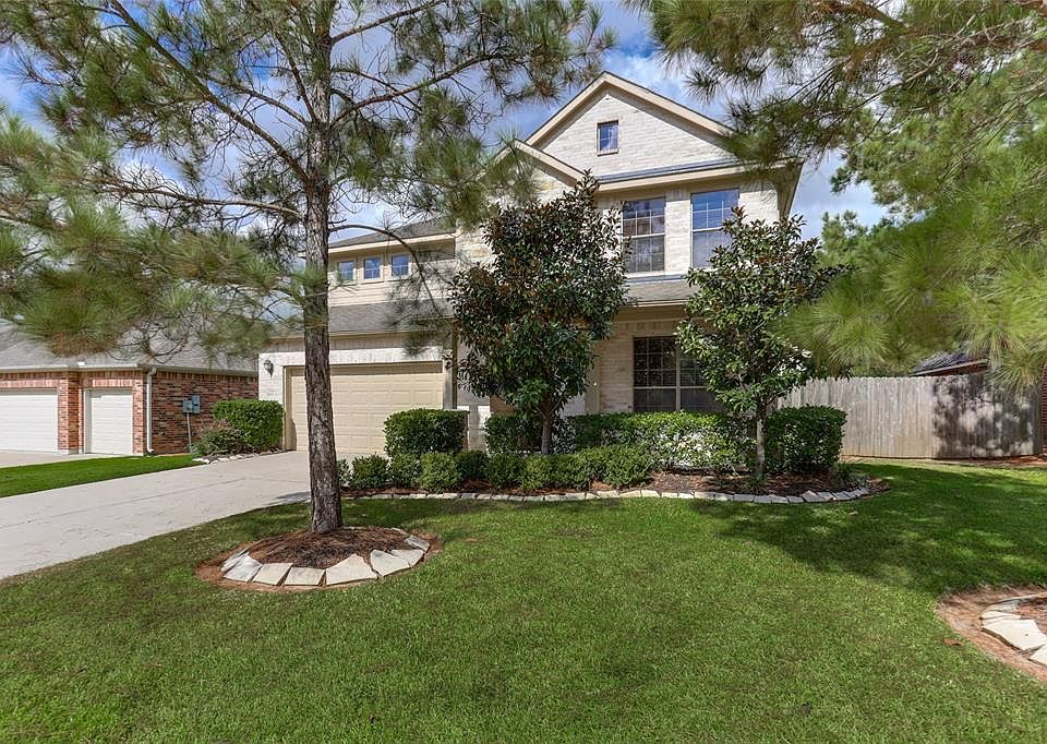 This beautiful home has easy access to everywhere, yet tucked away in nice neighborhood setting. Are you ready to call 1106 Windsor Chase home?
