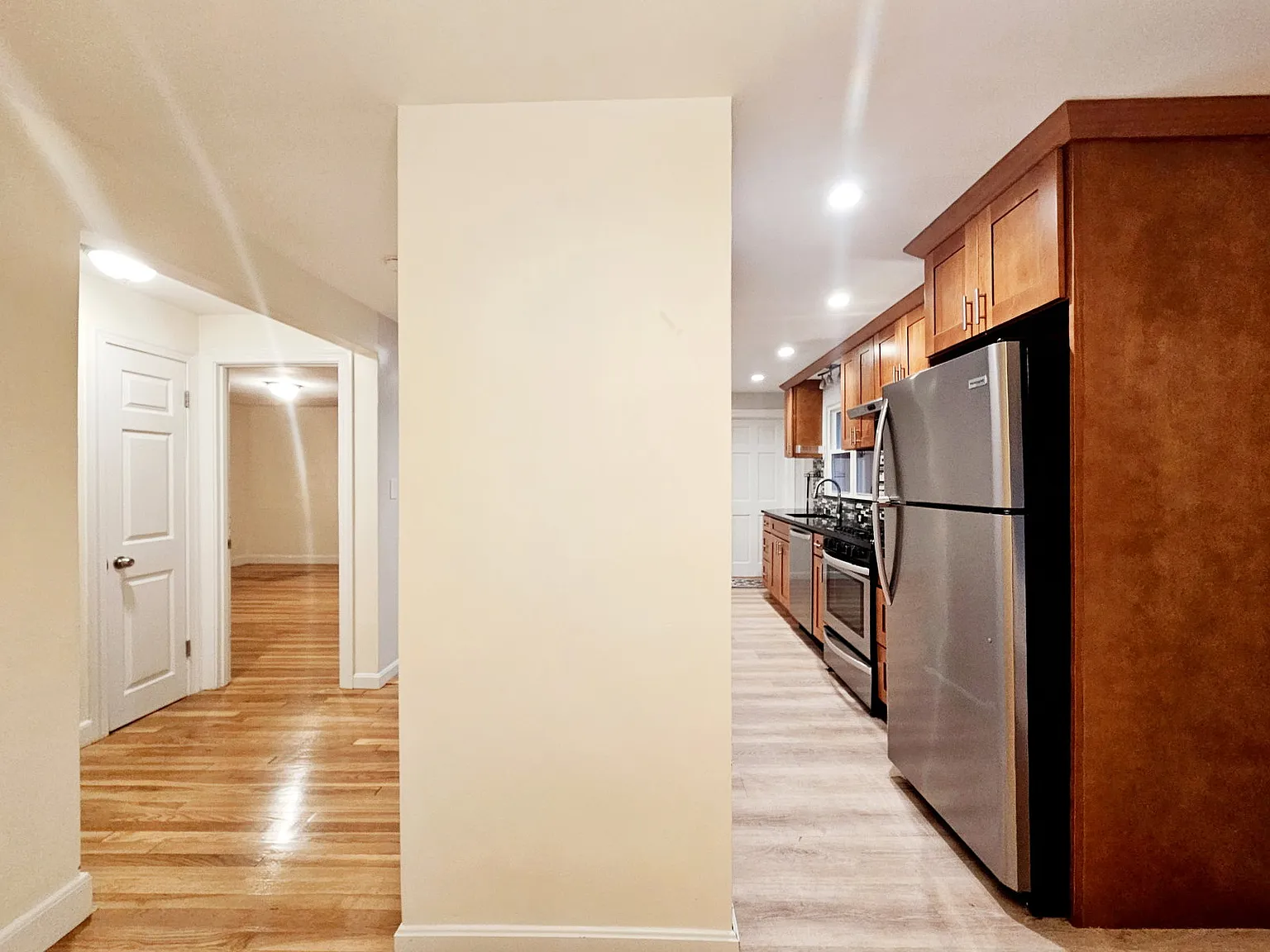 2 bed, 1.0 bath, 1350 sqft, $3,250 — Photo 4