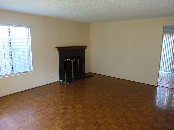 3rd image of 405 S New Ave Unit D