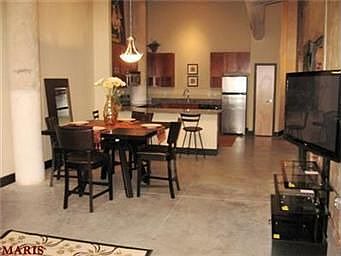 3rd image of 1123 Washington Ave #215