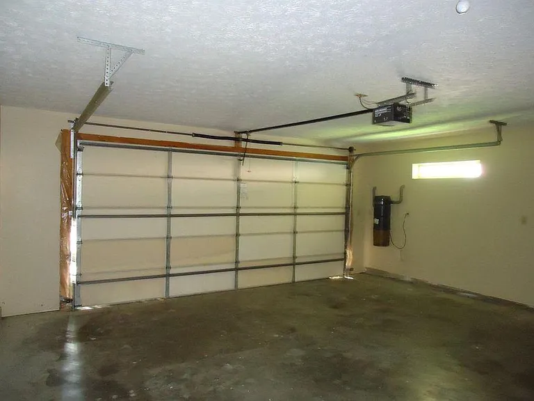 609 Hillbrook Dr — Photo 10