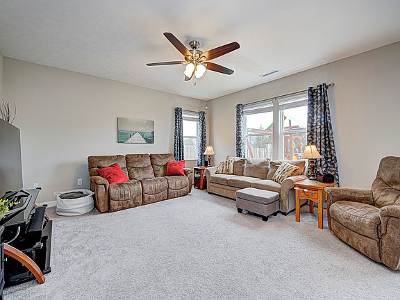 4th image of 4336 Whitecoat Dr