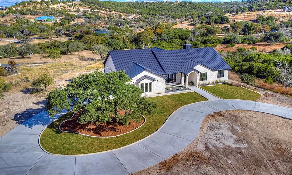 1st image of 204 Beverly Hills Ln