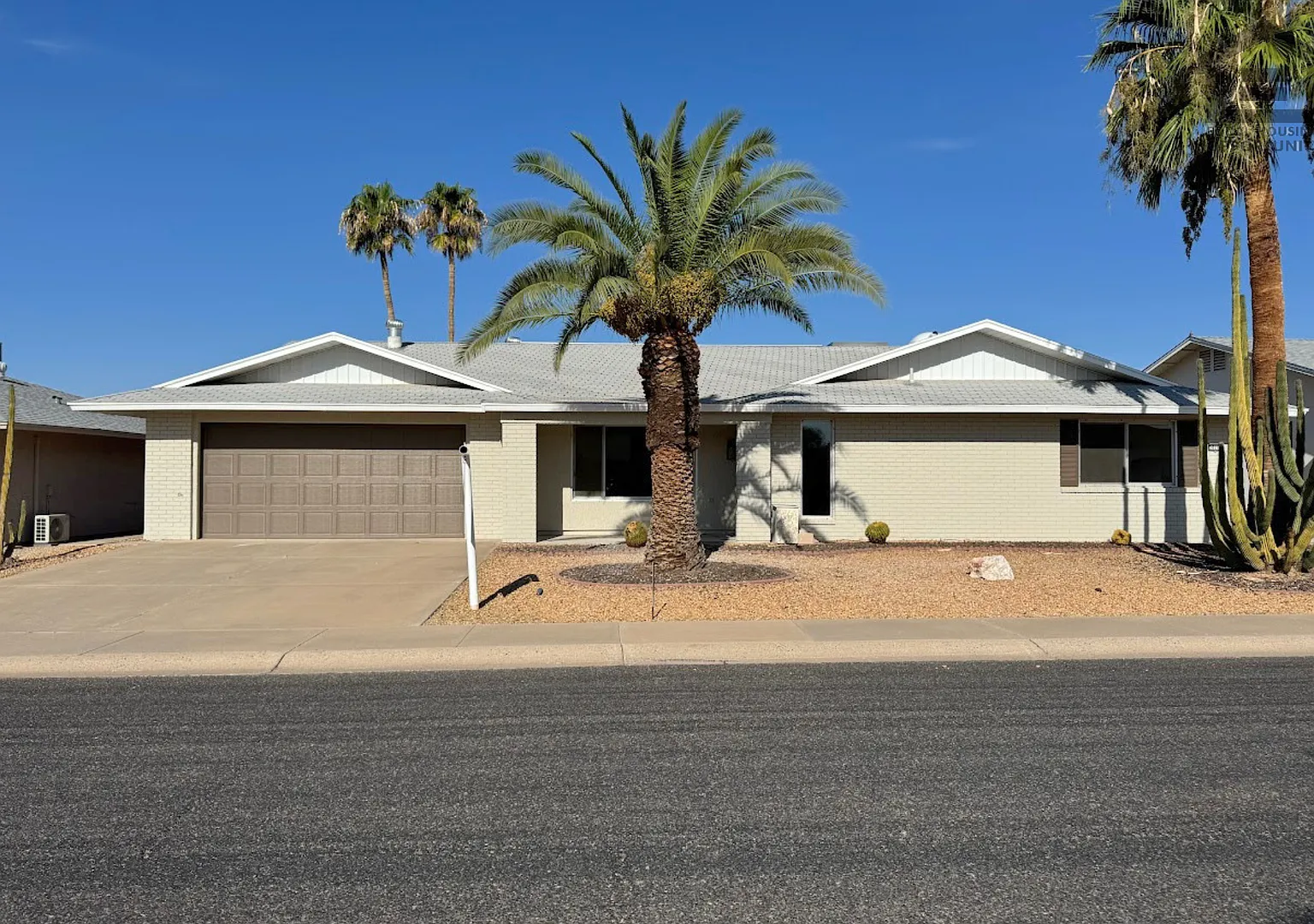 2Bed/2Bath House in 55+ Community in Sun City West! Ready for Immediate Move-In! — Photo 1