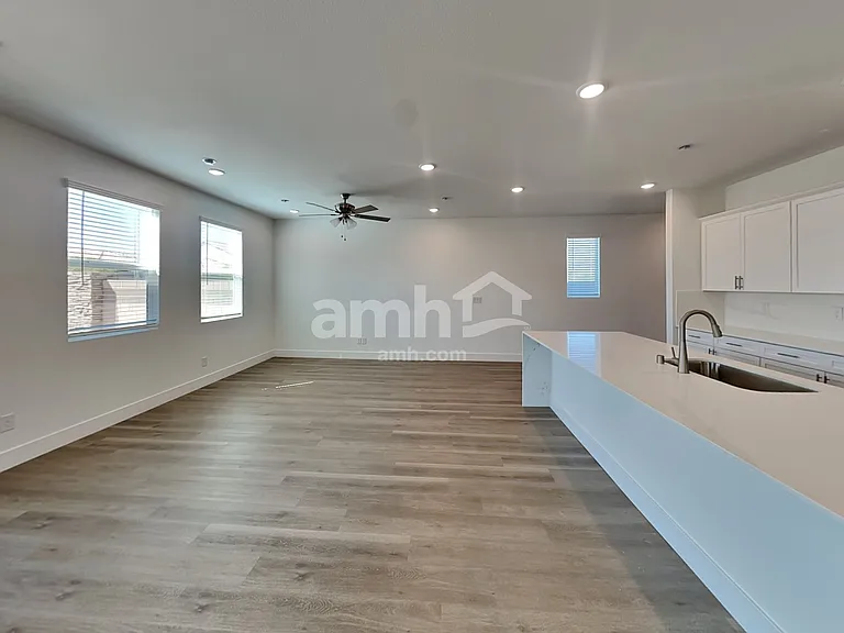 8135 Braavos Peninsula Ave — Photo 6
