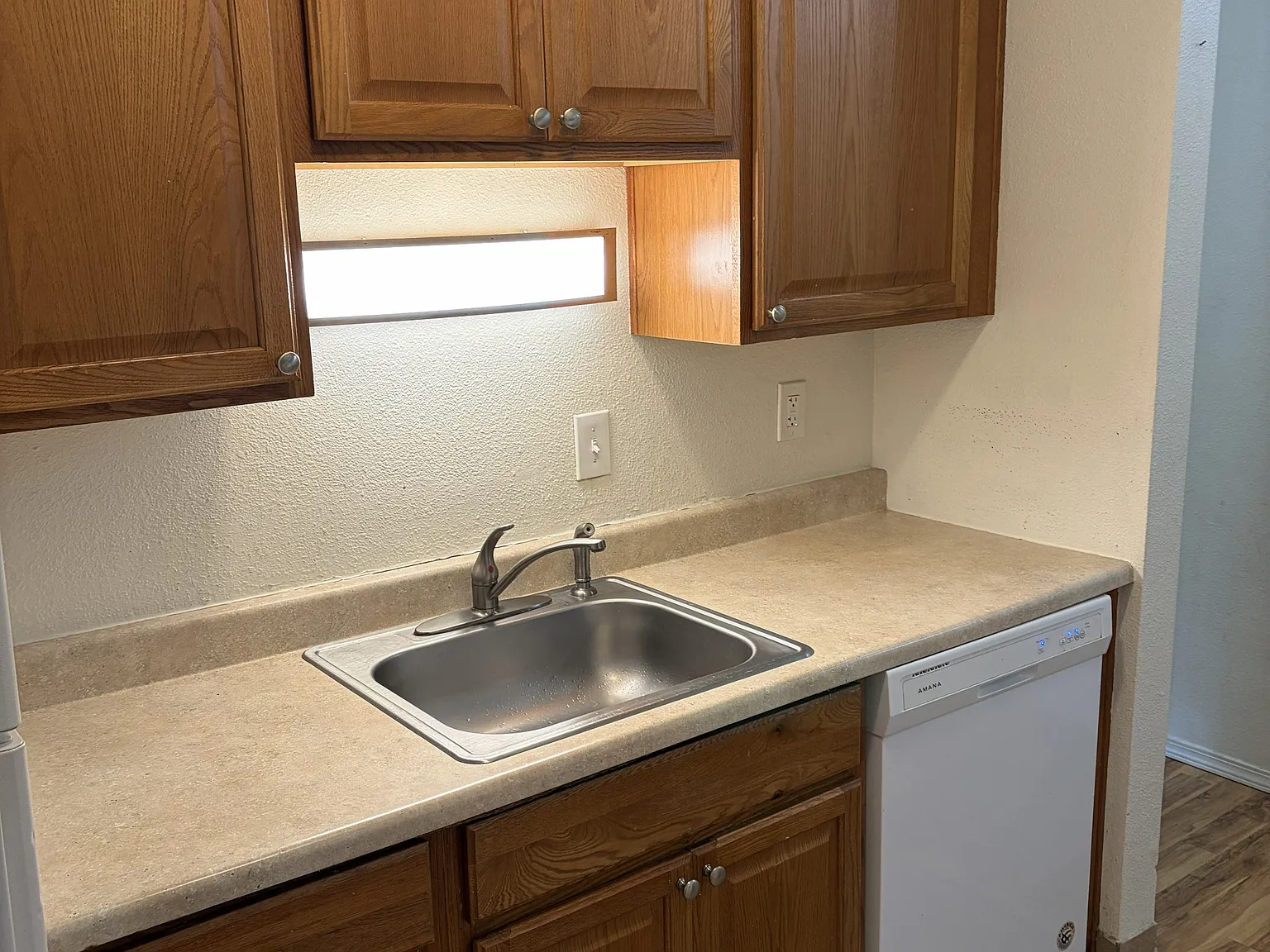 2301 SE Courtney Ave — Photo 4