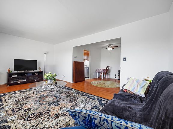 4th image of 747 Riverside Ave APT C1