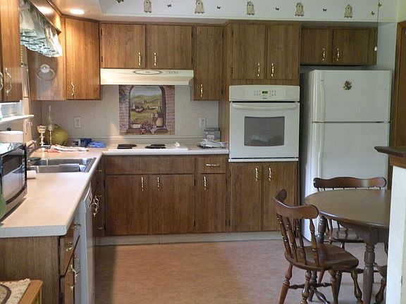 3rd image of 106 Rogers Ln